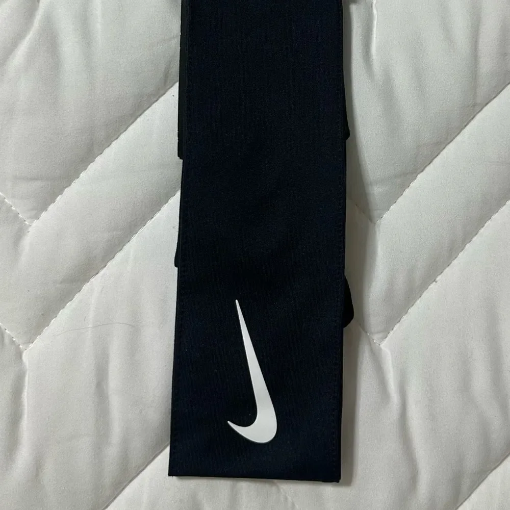 NIKE OS Dri-FIT Unisex Black White Logo Athletic Headband Tie